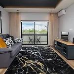 Oasis By Ici Apartment